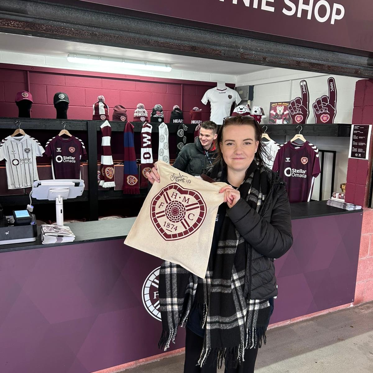 Our first winner! 🛍️

The next four customers at the Tynie Shop that say 𝗕𝗥𝗔𝗚𝗔 at the till whilst making their purchase will win a Claudio Braga signed tote bag 🎊