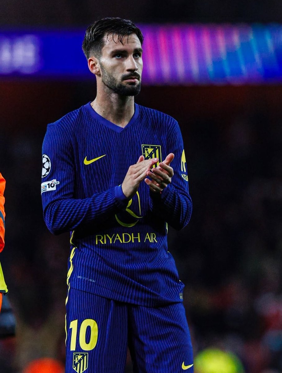 🚨 ⚔️ XI ensayado de hoy para el partido de mañana vs Real Betis Balompié. 

🧤 OBLAK

⚔️ LLORENTE GIMÉNEZ LE NORMAND HANCKO

⚙️ GIULIANO BARRIOS KOKE NICO 

⚽ JULIÁN BAENA

<a href="/mundodeportivo/">Mundo Deportivo</a>