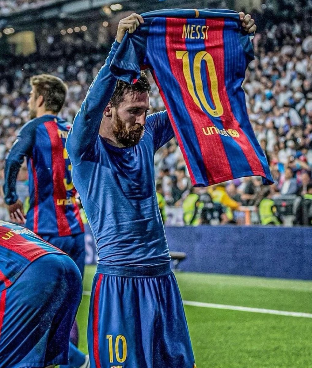 LeoMessiMedia's tweet image. Madridstas quake with fear at the sound of his name. 🐐