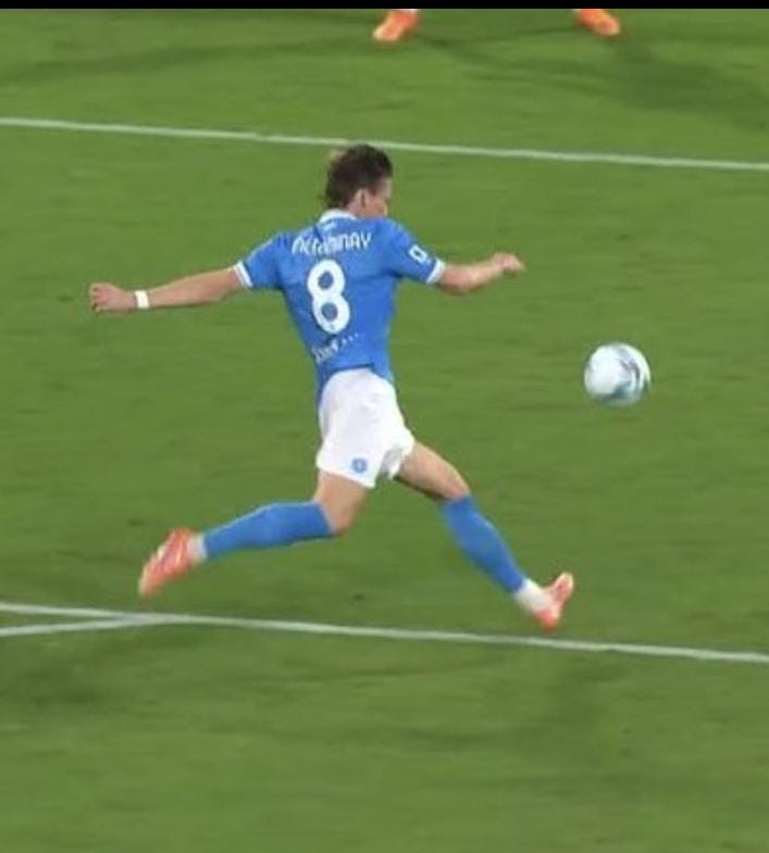 ErGiusee's tweet photo. 3οΈβ£ gol iconici, direttamente da #IeriSera π₯ https://t.co/GrCxgNKluk
