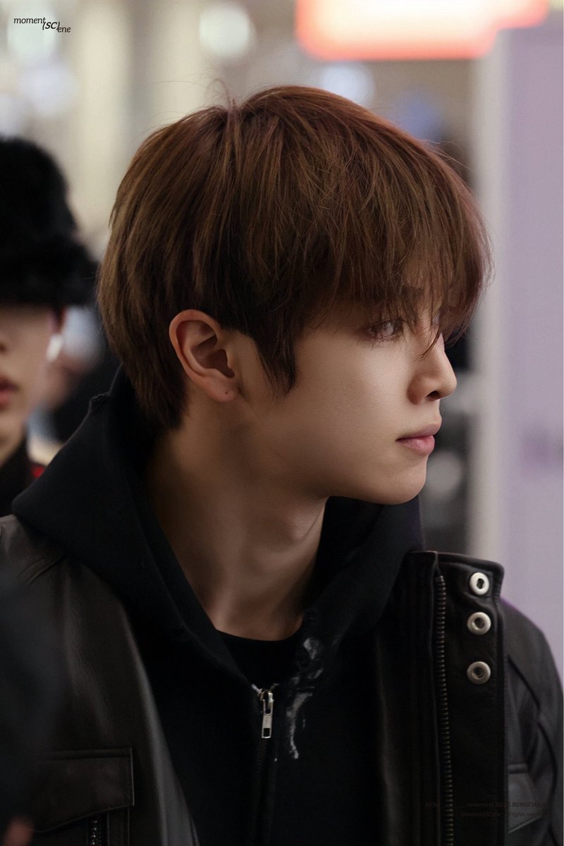 레바 tweet media