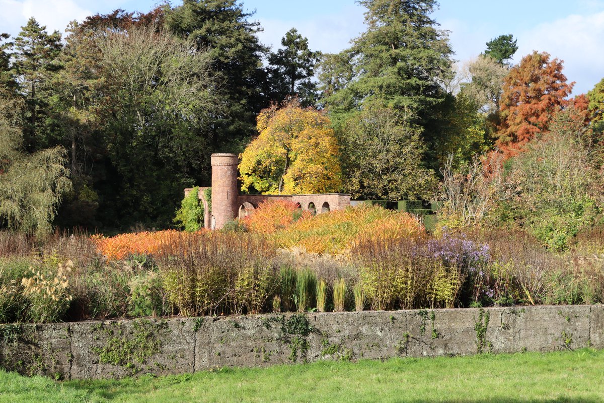 Stunning Autumn colours at Dyffryn Gardens yesterday
#Autumn #AutumnVibes