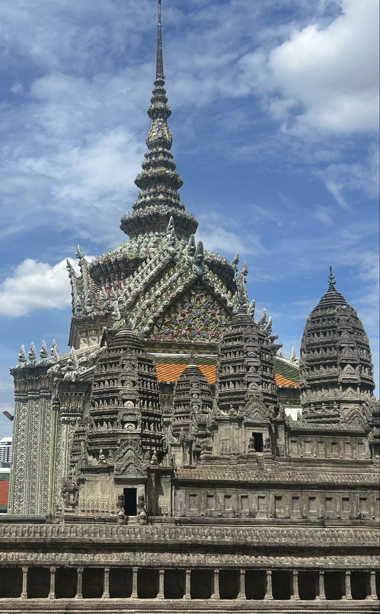 Michelle Gregg 🐝 tweet media