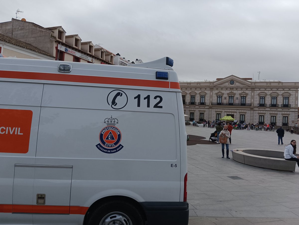 Hoy prestamos servicio preventivo, con dos dotaciones, en las dos rutas ciclistas del Cine Solidario, garantizando la seguridad de los participantes y el buen desarrollo de la actividad. 🚴‍♂️

#ProtecciónCivil #CineSolidario #EsAlcázar #AlcázardeSanJuan