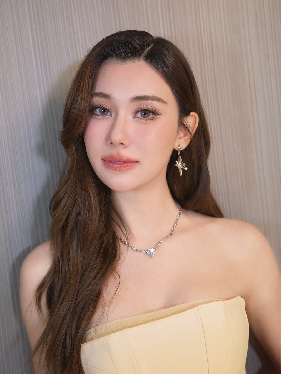 LalinaLena1999's tweet image. [261025] 📸
IG Post : jiranet_makeup

🫧🤍

#lalinalena #ลีน่าลลินา