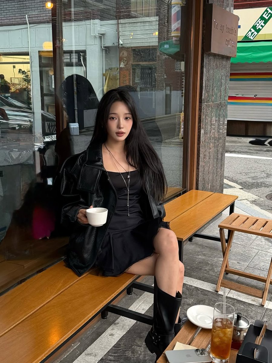 tinyrjs's tweet photo. rosieline_ ig update [2/2] 🤍

#fromis_9 #jisun https://t.co/HVS4lTHAvM
