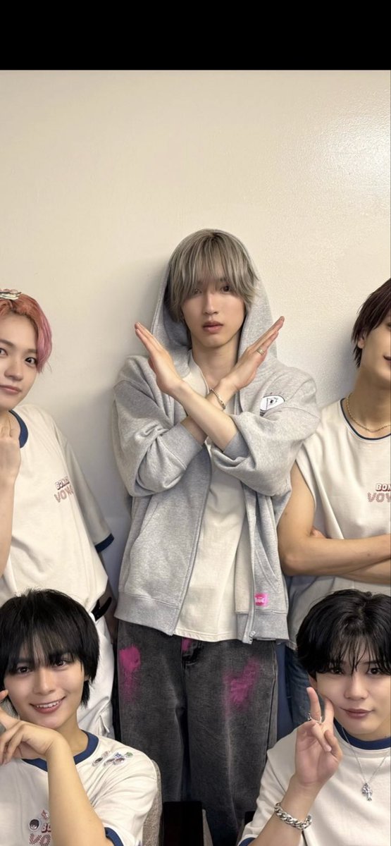 ほんとに今の髪色すきすぎる😭😭😭😭😭