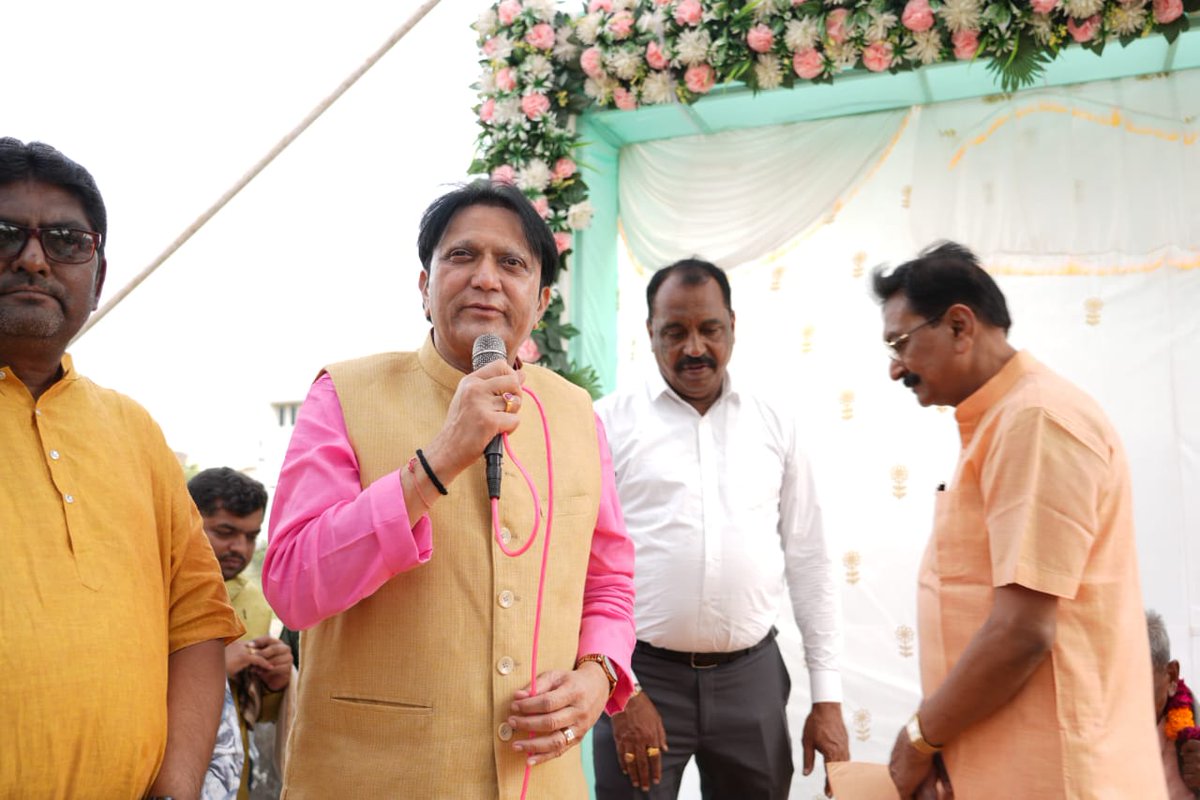 આજરોજ બિલિયા ગામ ખાતે પટેલ ચતુરભાઈ નાથાલાલ અને પટેલ જોઈતીબેન ચતુરભાઈના જીવન પર્વની ભવ્ય ઉજવણી તેમના સંતાનો દ્વારા અત્યંત શ્રદ્ધા અને આનંદભેર આયોજન કરવામાં આવી, જેમાં ઉપસ્થિત રહેવાનો સદભાગ્ય પ્રાપ્ત થયું, સંતાનો દ્વારા માતા–પિતાના સ્નેહ, ત્યાગ અને સંસ્કારને સમર્પિત આ ઉજવણી ખરેખર