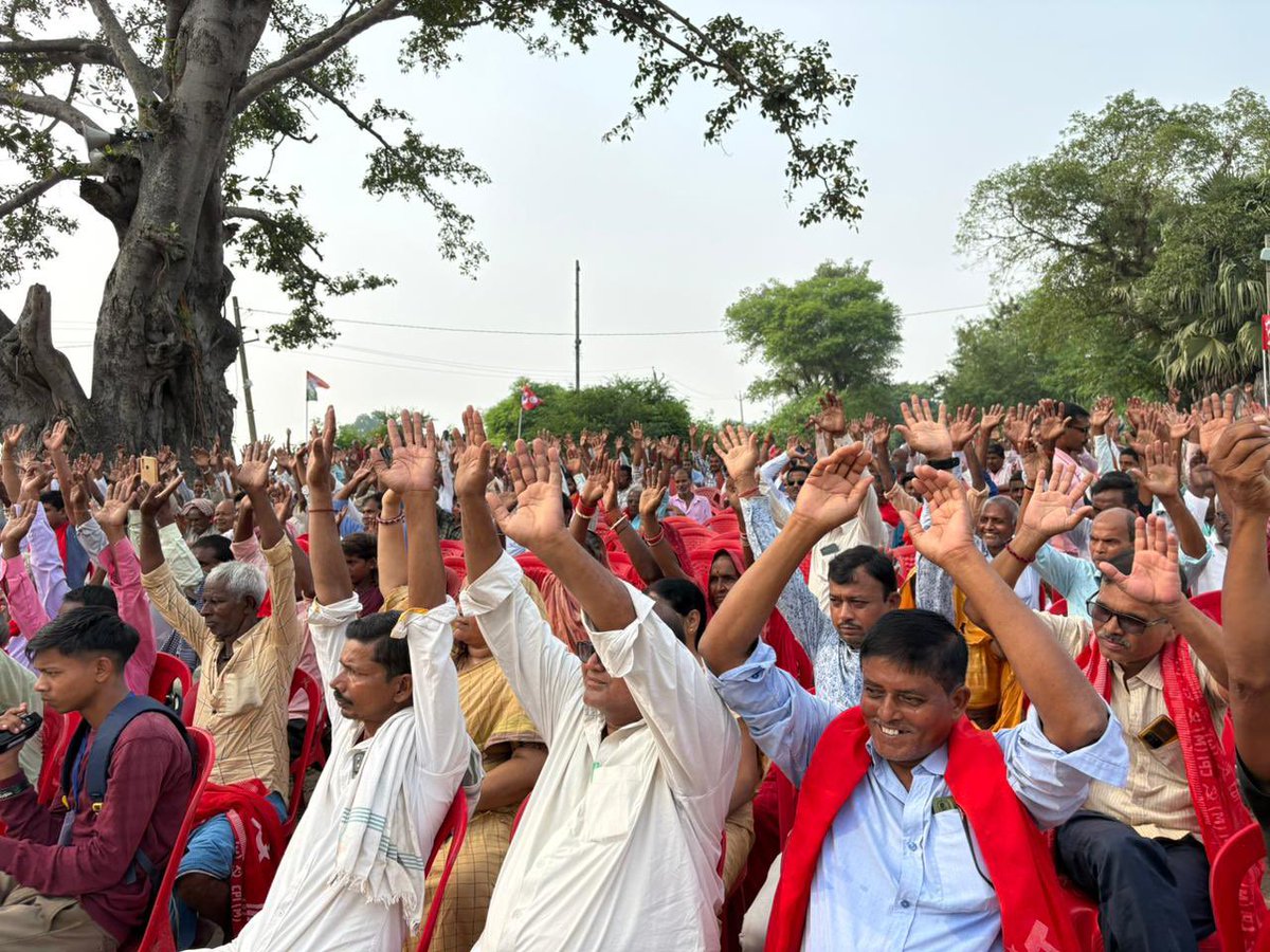 *Large CPI(M) Election Meetings in Vibhutipur and Hayaghat Seats in Bihar*
On 25-26 October, large CPI(M) election campaign meetings were addressed by CPI(M) Polit Bureau member Dr Ashok Dhawale and by the candidates Ajay Kumar, MLA, and Shyam Bharati respectively.