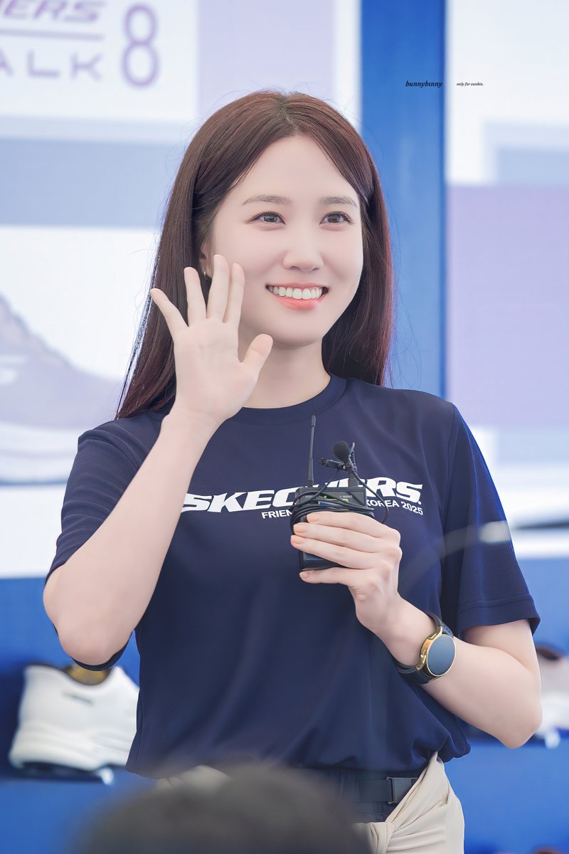 251025 스케쳐스 프렌드쉽 워크

👋

#박은빈 #PARKEUNBIN