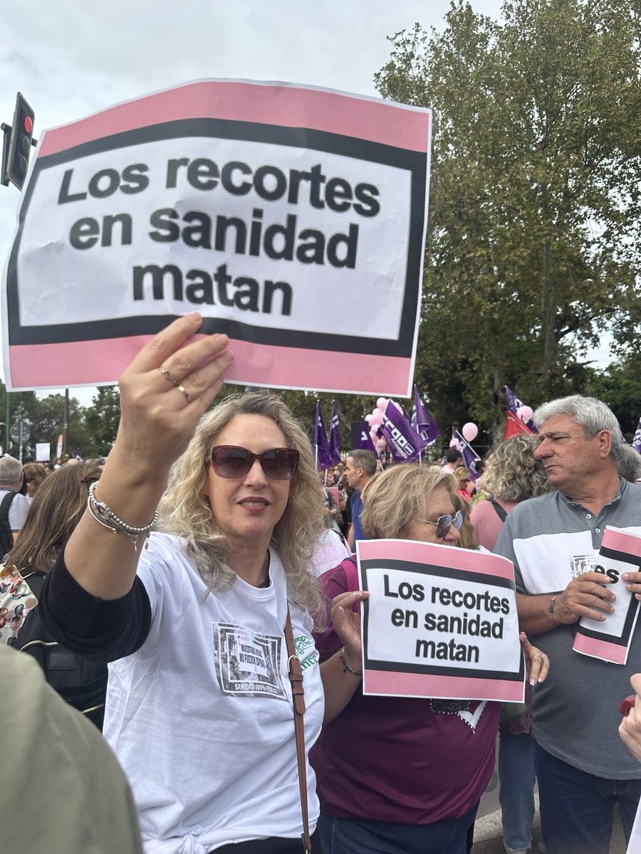 "Quiero reivindicar que el sistema público funcione" 

🚌 Acompañamos a <a href="/AmamaGranada/">Amama Granada</a> a la 
concentración frente al Palacio de San Telmo en Sevilla. 

🗣️ Hablamos con Encarna Guerrero, presidenta de la asociación en Granada. 

#cribados #cáncerdemama

📹instagram.com/reel/DQRPUEhAn…