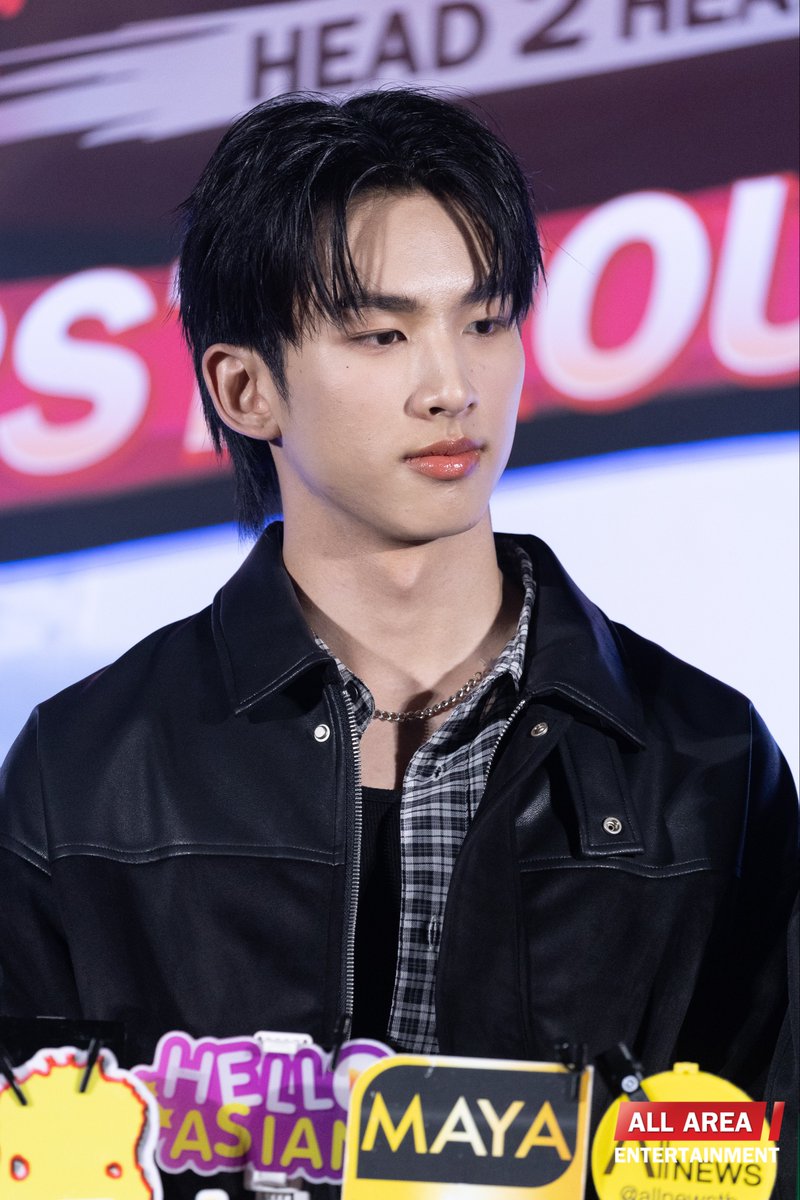 allarea_ent's tweet image. “เซิร์ฟ พชร” ขณะสัมภาษณ์ในงาน “ไหนใครว่าพวกมันไม่ถูกกัน Head 2 Head : The First Round”
HEAD 2 HEAD SERIES EP1
#H2HseriesEP1 
#swensurf #SurfJava