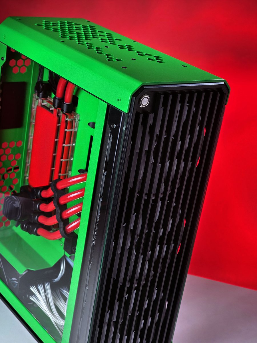 neSSaSSPCmods's tweet image. Green Beast - Scratch PC LC build
Video: youtu.be/zpoTsDfnVnE

SSMods custom case
Asus ROG Z690 Extreme GLACIAL
Asus THOR 850 PII
Asus RX 5700xt
Intel i7 12700k
Viper XTREME 5 MPower DDR5
Viper PV592 2Tb
EK LM Tek  liquid cooling 

@ASUS @ASUS_ROG  @EKbyLMTEK  @IntelGaming