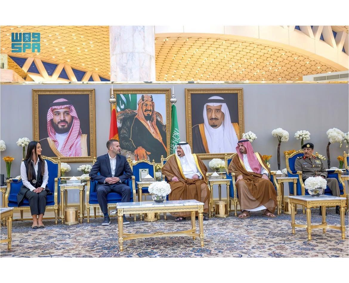 Dobrodošlicu u Kraljevinu Saudijsku Arabiju, gdje ćemo na Future Investment Initiative - FII i Fortune Global Forumu, predstaviti razvojne šanse Crne Gore, poželio nam je princ Mohammed bin Abdulrahman bin Abdulaziz. 🇲🇪🇸🇦