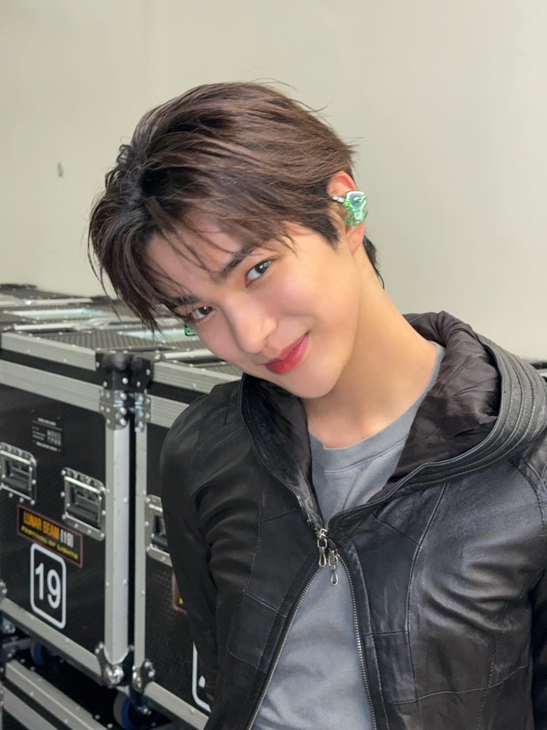 prodbykeon's tweet image. the soft blush is everything 😭😭😭