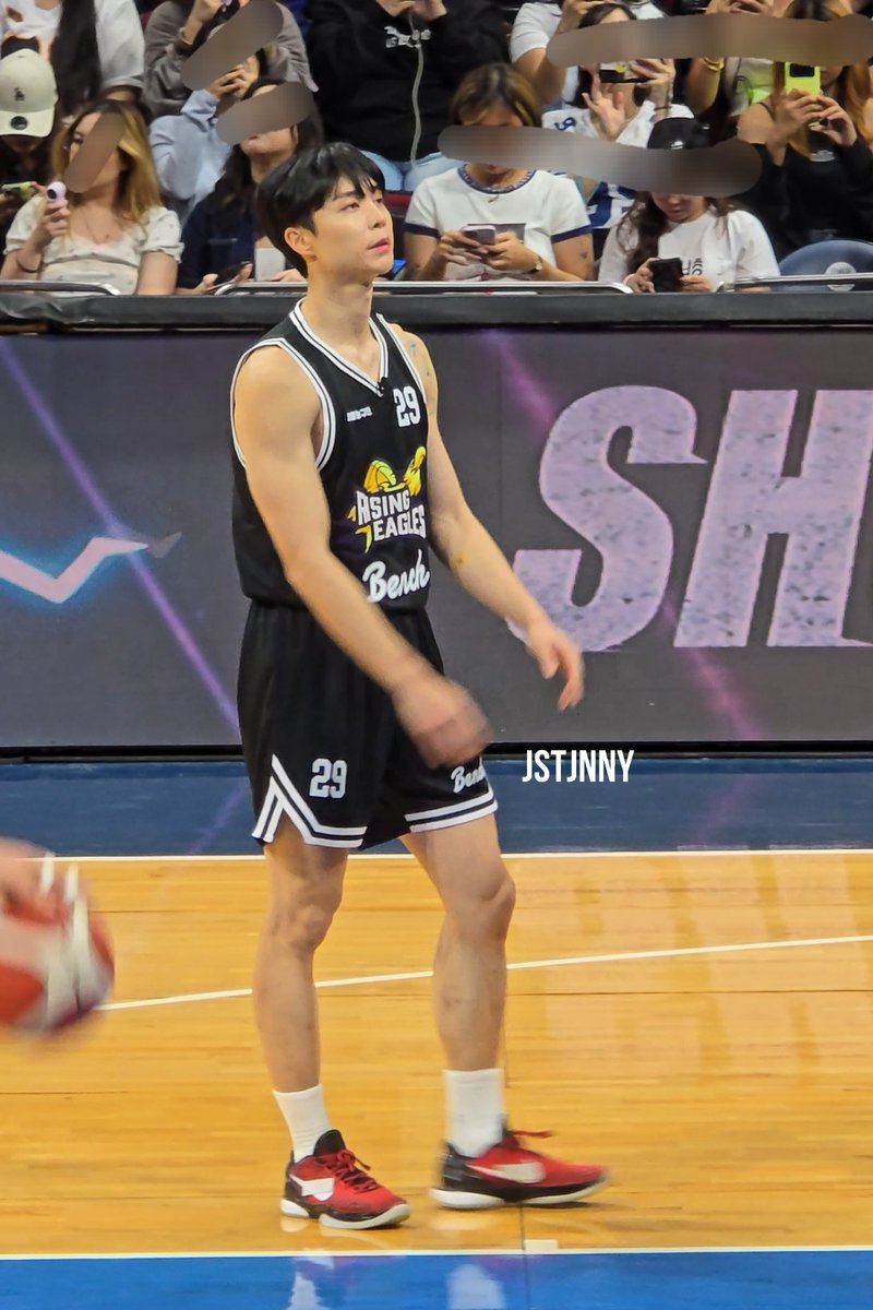 ฮืออออออ รักเขา 

JOHNNY SUH TAKES MANILA COURT
#DunkItJohnnySuh