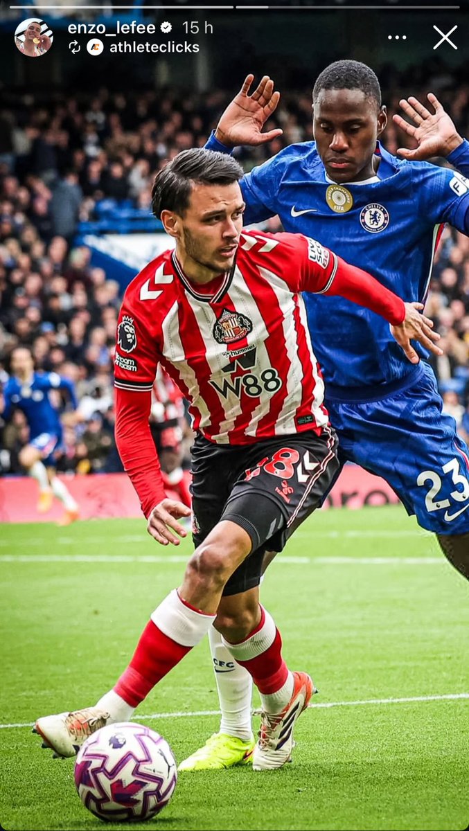 LaMareeSportive's tweet photo. Photo très sympathique postée en story IG par Enzo Le Fée au duel avec Trevoh Chalobah hier après-midi. Les Black Cats de Régis Le Bris ont d’ailleurs battu les Blues de Chelsea.  

Deux anciens Merlus qui s’affrontent en Premier League. 🟠⚫️ https://t.co/CU8EUt2SkH