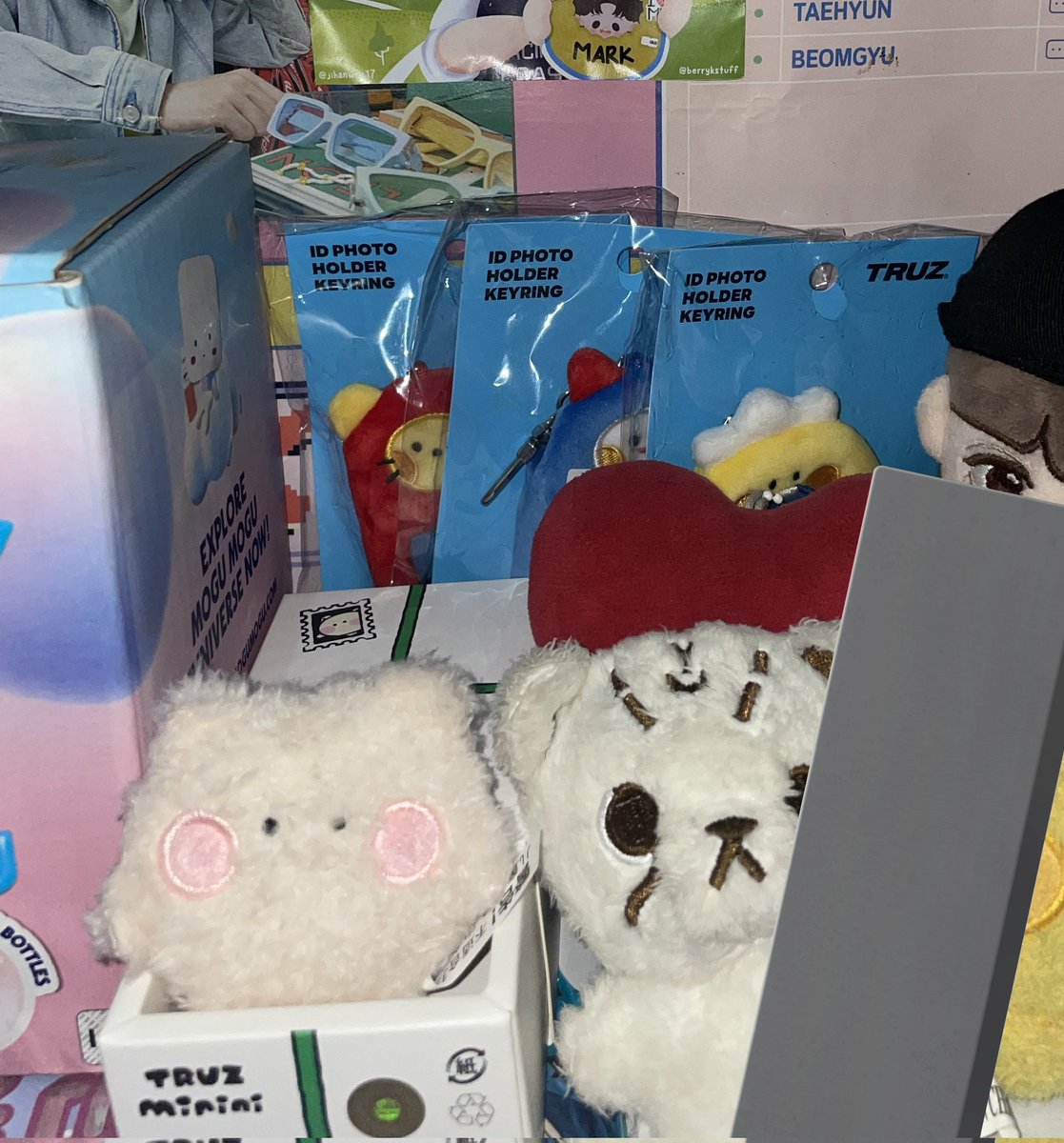 wts truz
mini minini ruru 85k
id holder lawoo 60k
all sealed

t:ruru lawoo woopy podong hikun treasure wts wtb wtt truz