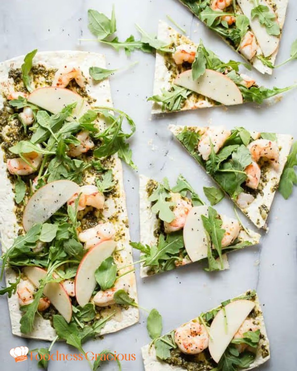 Crispy crust, pesto, and shrimp = flatbread perfection 🍤🌿
Would you add arugula or extra cheese on top? 👇

👉 foodnessgracious.com/recipes/arugul…

#FlatbreadRecipe #ShrimpLovers #FoodieChat #FoodnessGracious
