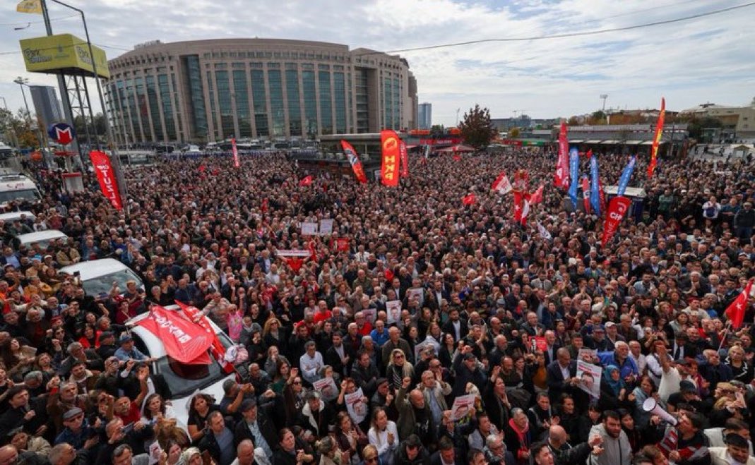 “Bir iki ayda unutulurdu, öyle değil mi?” 

O dediğiniz, satın alınmışlarda  olur; Ekrem İmamoğlu inananlarla yola çıktı.
<a href="/imamoglu_int/">Ekrem İmamoğlu (International)</a>