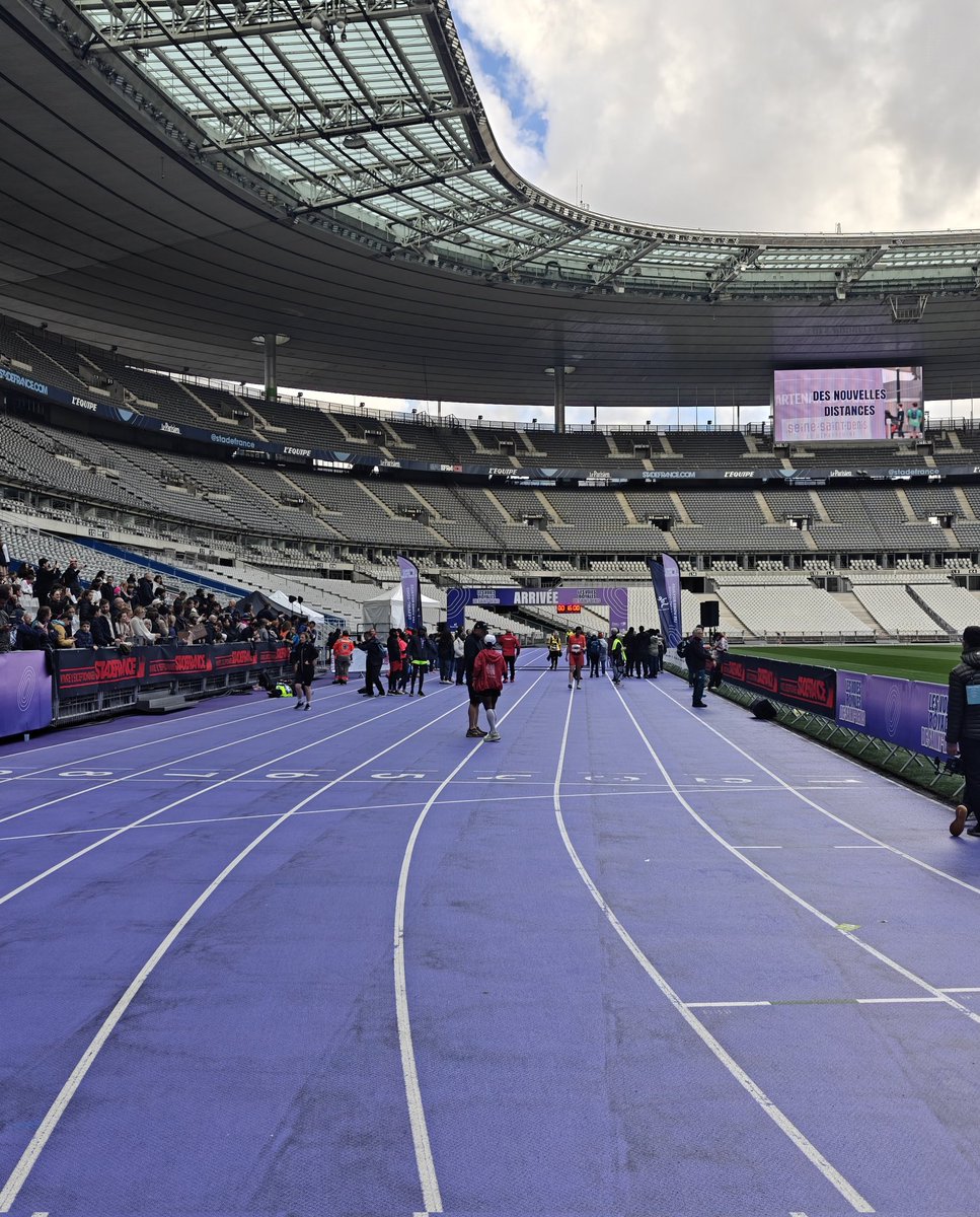 Mon second semi-marathon 🏅🏅

Finir la course sur la piste violette des JO au Stade de France 🥰🥰🥰