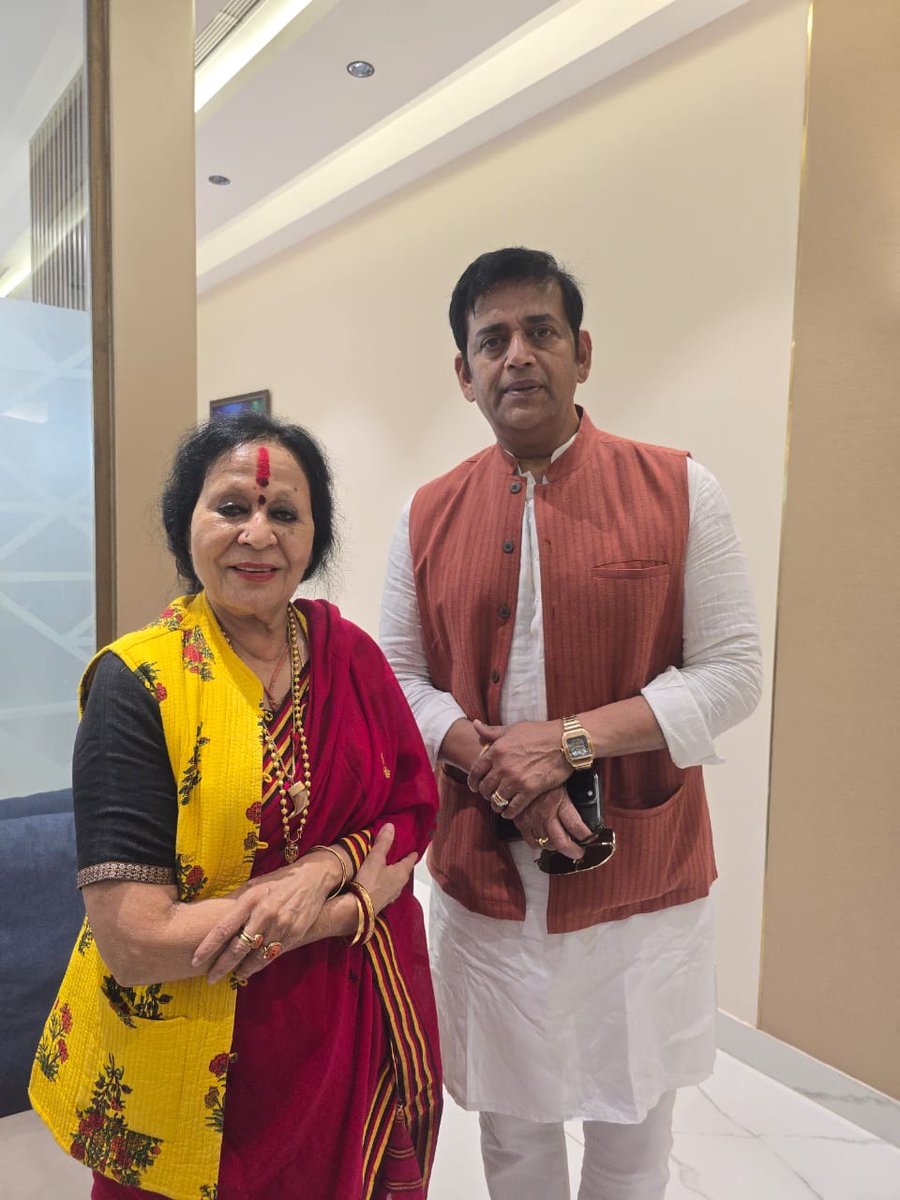 Sonal Mansingh (@sonal_mansingh) on Twitter photo En route to Mumbai for the grand Premiere of Amruta-Manthan during #IndianMaritimeWeek2025, Padma Vibhushan Dr. Sonal Mansingh met Pujya Swami Avdheshanand Giri ji and actor-MP Shri Ravi Kishan ji at the airport lounge. #AmritManthan En route to Mumbai for the grand Premiere of Amruta-Manthan during #IndianMaritimeWeek2025, Padma Vibhushan Dr. Sonal Mansingh met Pujya Swami Avdheshanand Giri ji and actor-MP Shri Ravi Kishan ji at the airport lounge. #AmritManthan