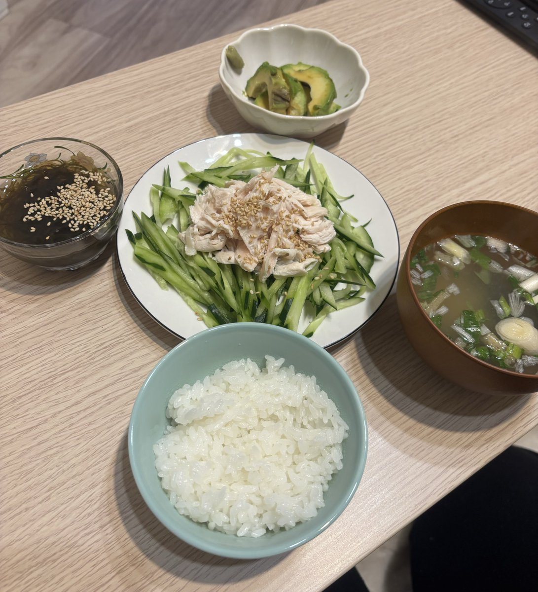 soy_soy_nuts's tweet photo. 棒棒鶏定食🍚 https://t.co/pEq7kaKYMN