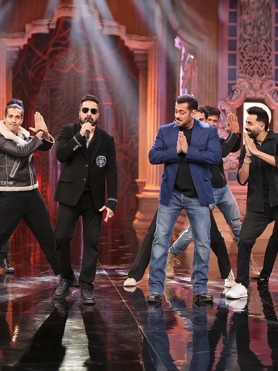 San36620Arghya's tweet image. Megastar #salmankhan with #MikaSingh 
Latest 💥
From set of #BiggBoss