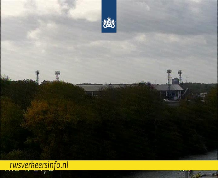 RWSverkeersinfo's tweet image. ⚽️ | Ook dit weekend wordt er gevoetbald in de @eredivisie. Hier in de Rotterdamse Kuip neemt @Feyenoord het straks op tegen @PSV. Vanwege de extra drukte en werkzaamheden op de #A16 is er kans op file. Vertrek daarom op tijd en plan je reis op 👉  rwsverkeersinfo.nl #feypsv