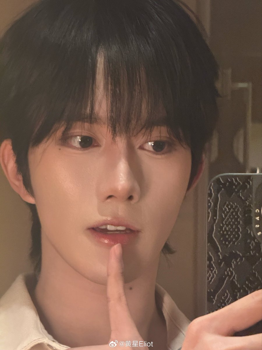 Tsukiko_04's tweet image. 🥹อย่ายิ้มหวานแบบนี้
#EliotHuang #KipukaQiu  
#XingQiu