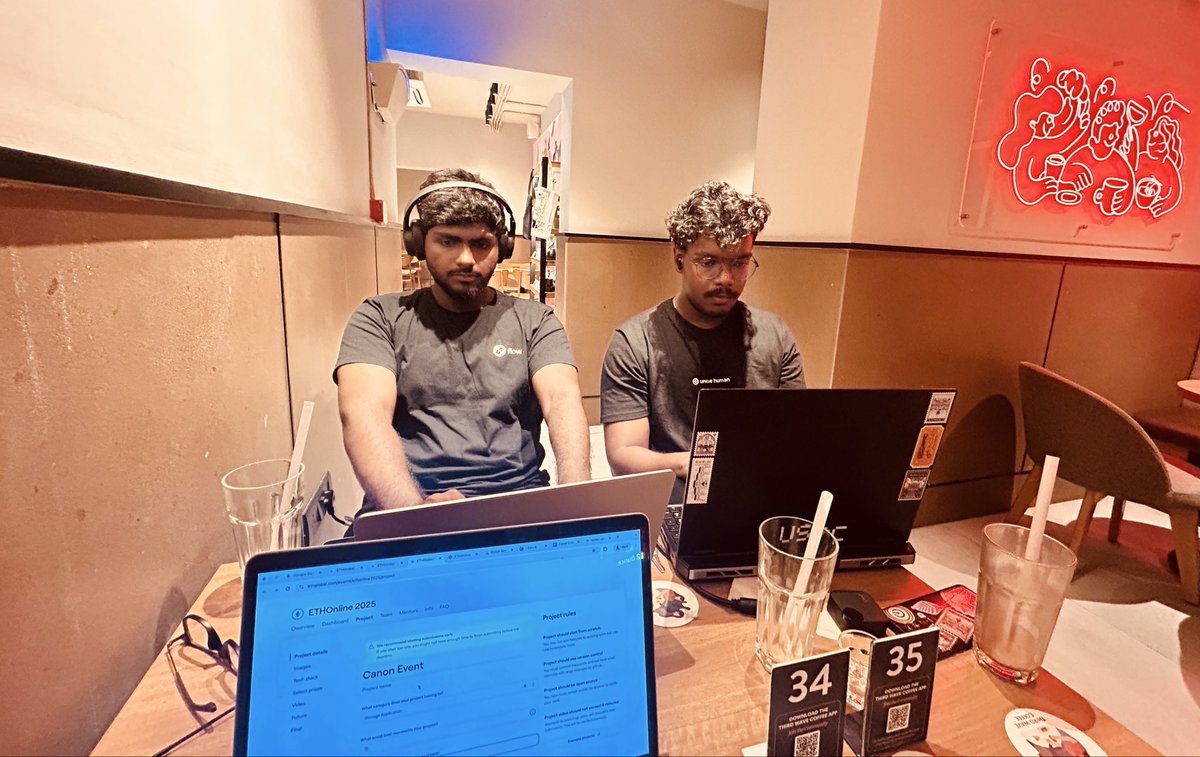 SubiVictoria's tweet photo. @statelesshq EthOnline Hackparty Finale / 

atp @Philotheephilix @sairammr1 are official mascots for our hackparties https://t.co/pUNi3yckda