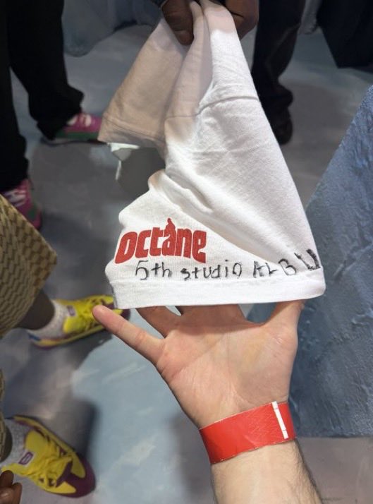 🚨 DON TOLIVER A TEASÉ SON NOUVEL ALBUM CETTE NUIT !! 

"OCTANE" 

📆 FIN 2025