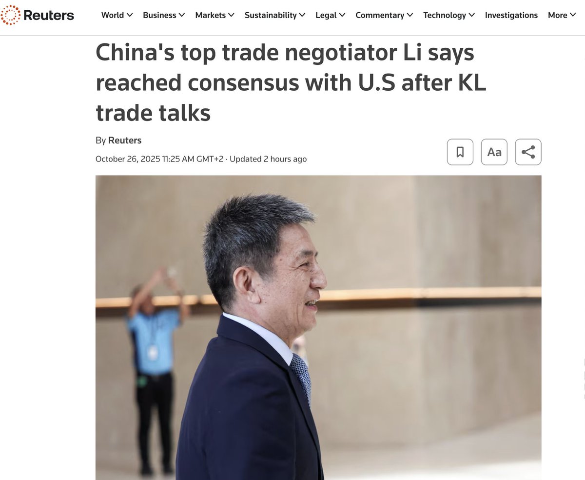 Mr_Crypto5's tweet photo. 🇺🇸🤝🇨🇳 UPDATE major înaintea întâlnirii Trump–Xi:

China și SUA au ajuns la un consens preliminar după negocierile de la Kuala Lumpur.
🔹 Extinderea armistițiului comercial
🔹 Cooperare anti-fentanil
🔹 Relaxare a controalelor la export

Discuțiile au fost conduse de Li Chenggang & He Lifeng (China) și Scott Bessent & Jamieson Greer (SUA).

👉 Semnal clar de detensionare înainte de summitul din Coreea de Sud (30 oct).

Dacă se confirmă o înțelegere reală, asta poate aduce un nou val de optimism în piețele globale și crypto. 🚀
#Trump #Xi #China #Crypto #Markets #TradeWar