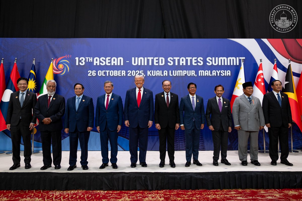 anwaribrahim's tweet image. Hubungan antara ASEAN dan Amerika Syarikat yang berteraskan aspirasi bersama untuk keamanan dan kemakmuran kini diperkukuh melalui kerjasama strategik yang semakin menyeluruh dan berpaksikan manfaat bersama.

Kedua-dua rantau memiliki potensi membuka lembaran baharu perdagangan,…