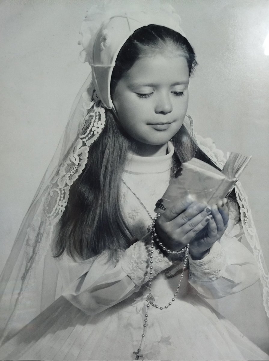 Recuperei onte estas fotos da miña comuñón. Ano 1973, moi da época calquera da vestimenta dos tres 🥰🥰