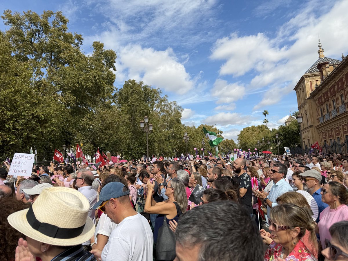 Ahora mismo en el Palacio de San Telmo está pasando esto 👇🏼👇🏼
Miles de mujeres se preguntan si el cáncer espera a un gobierno andaluz inepto

vm.tiktok.com/ZNdcfK4YP