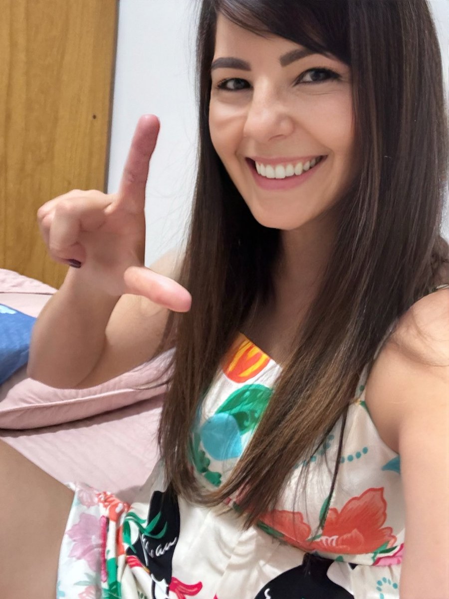 Bom domingo pra quem tem um presidente que ouve, age e conecta o Brasil com o mundo.
Hoje, Lula se reuniu com Trump 🇧🇷🇺🇸 — reafirmando que para quem tem vontade de fazer política, não há fronteiras. 
Absolut Lula🎉
LULA BRASIL NO PEITO
#LulaUnico