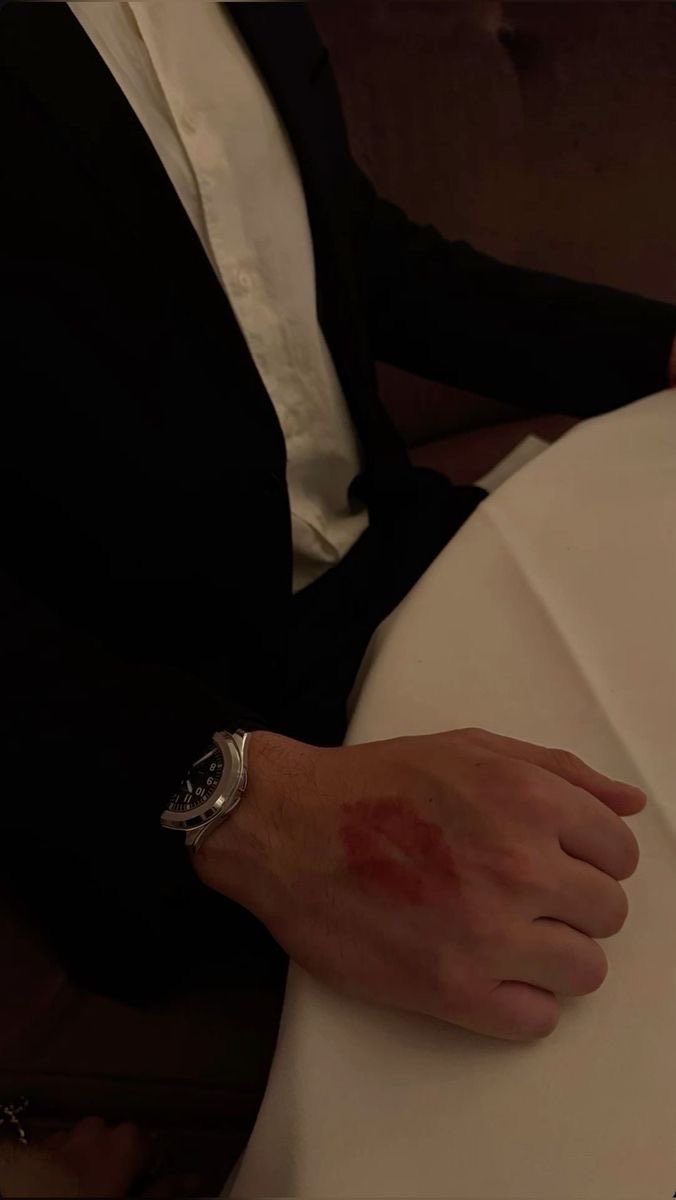 #تاروت ‌  #استبصار

فعالية جنسية ❤️‍🔥🔞

بحرفكم او حرف الشريك الأول - او بإختياركم للصور 

-  هـ  ص ز  ع ك أ  ض و ن م ط  ج  ر  غ

- ي ت  ق  ب ل  س ف ح  د  ش خ  ذ  ث

1. 👁‍🔥 وش أكثر شي يخطر في باله لما يتخيلك؟

 2. 💋 هل الشريك يكتم رغبة قويّة اتجاهك ولا يبي يبينها؟

3. 🖤 وش نوع