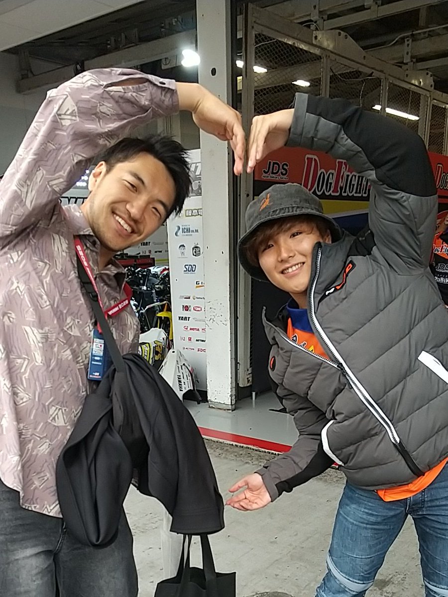 rossoleali's tweet photo. 豊島怜選手のピットにもならびました～またコレ待ち受けにでもしますか🤭 https://t.co/nOsi0SinRl