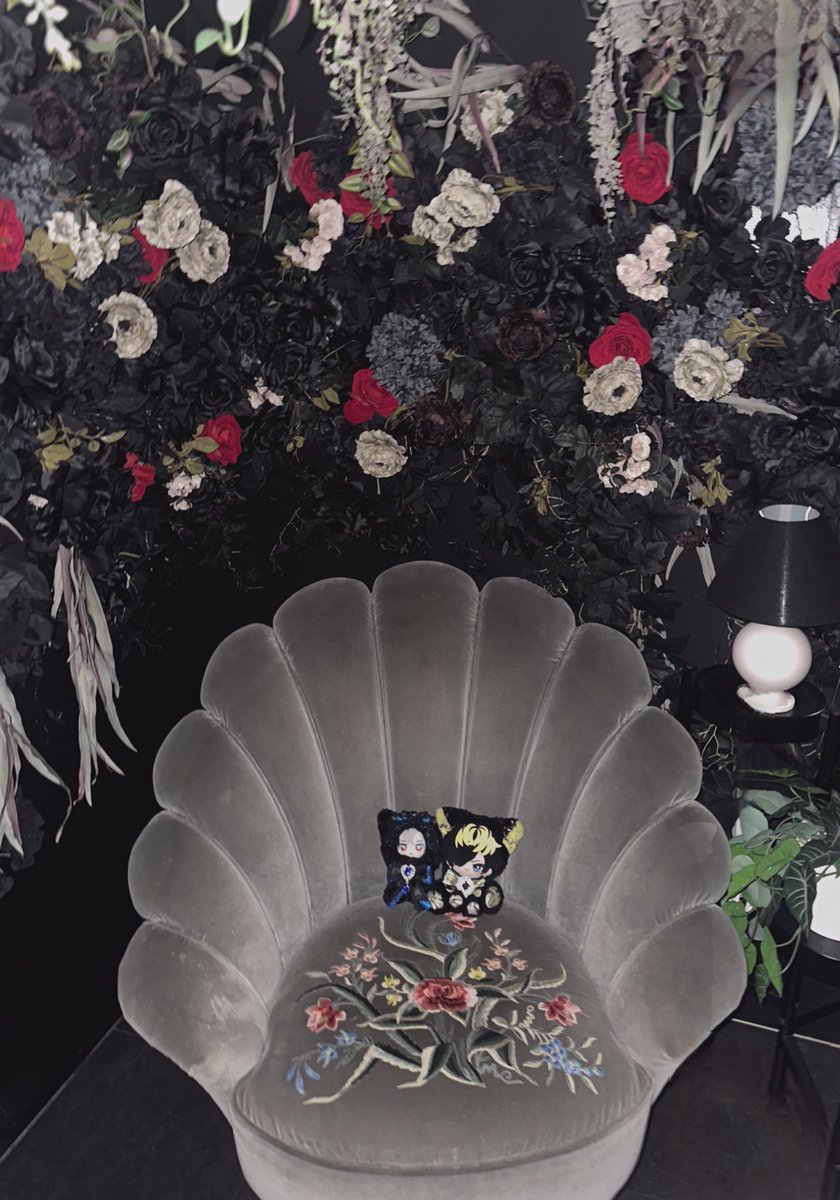 遅れたけど一昨日はりりちゃんとカフェ🤍🖤
個室どこ見ても可愛かった😭︎💕︎
違う部屋も良さそうだからまた行きたいな💭💭