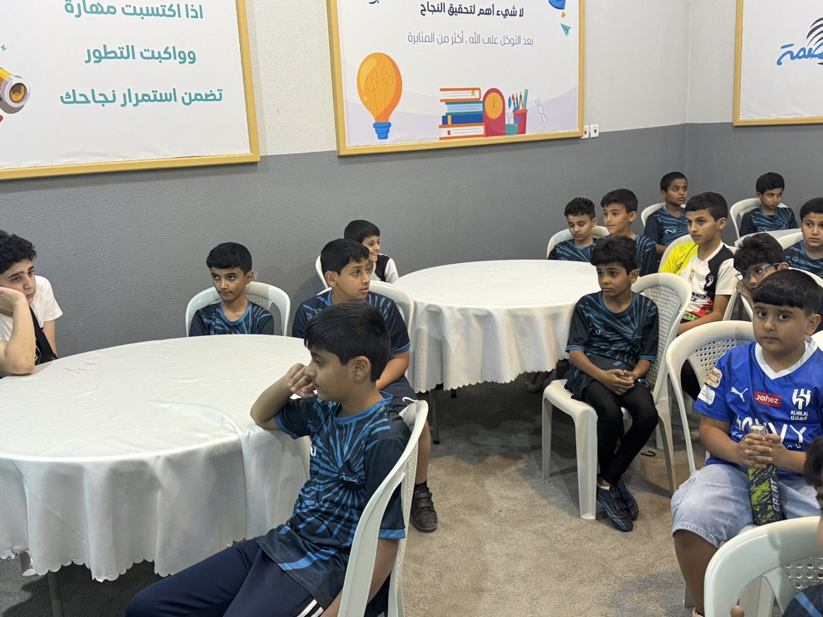 Aja_2025's tweet photo. #خبر | 📷

نفذ #نادي_أجا_للإلقاء_والخطابة بالشراكة مع #مركز_بصمة_الاجتماعي @bsmtthdy برنامجًا تدريبيًا بعنوان "فن الإلقاء"، استهدف المشتركين بالمركز، بهدف تنمية مهاراتهم في التحدث والثقة بالنفس والإلقاء أمام الجمهور. https://t.co/gw9S8WTRXz