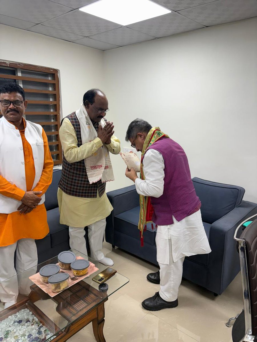 rajneesh4n's tweet image. भारतीय जनता पार्टी अनुसूचित जाति मोर्चा के राष्ट्रीय अध्यक्ष मध्य प्रदेश सरकार के पूर्व मंत्री आदरणीय @LalSinghArya  जी का सानिध्य प्राप्त हुआ।