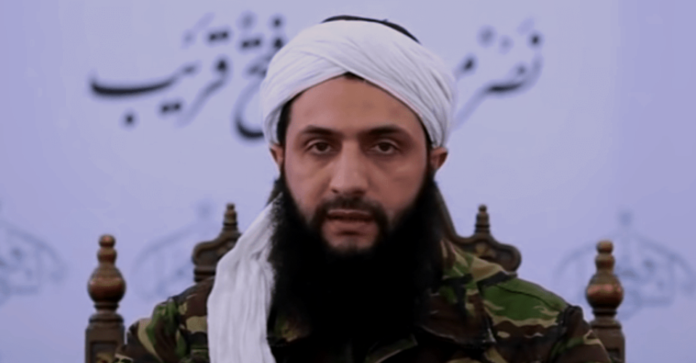 🔴دون تزوير للاحداث
من شرّد السوريين وهجرهم ( وضربهم بالكيماوي )  الآن يجلس في القصر الجمهوري بتأييد منهم ، فلم يكن هناك مهجر واحد قبل ثورة الجولاني الارهابي زعيم النصرة . 
📌ولم ولن يعيد اعمار بيوتكم من يهرب اموال الخزنة الى قبرص الشمالية التركية...
#سوريا