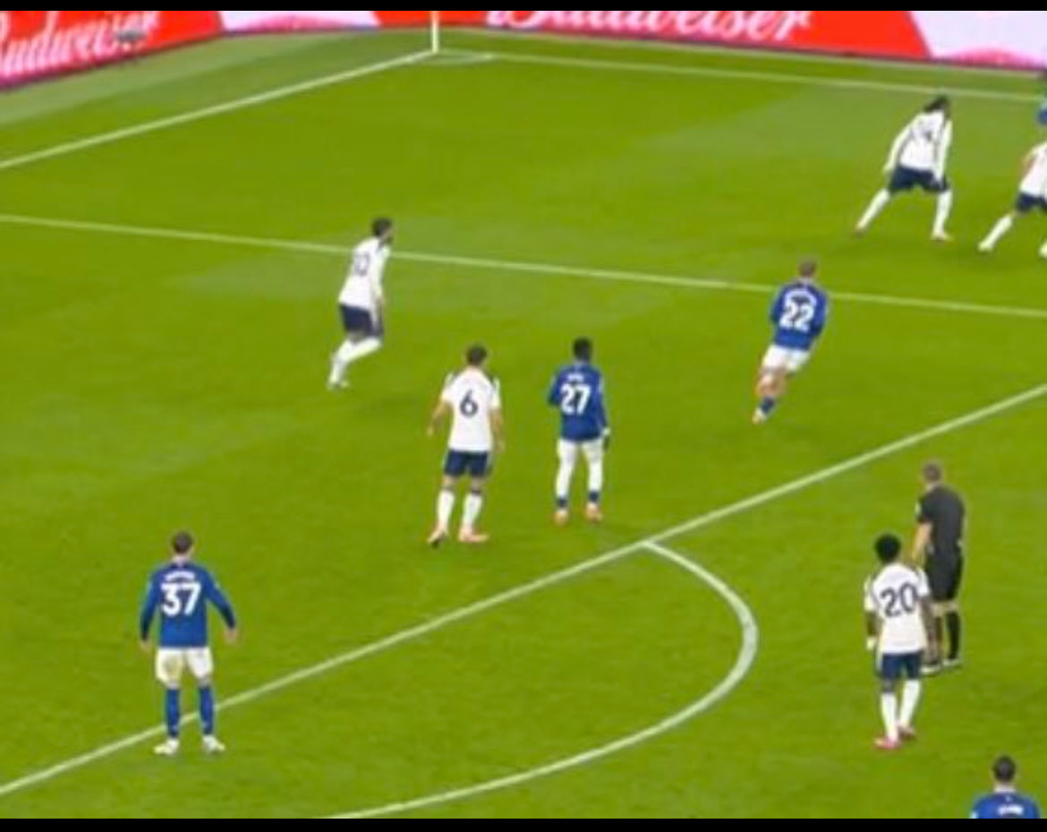 AzSev's tweet image. When you’ve got spurs at home at 4.30pm but promised you’d paint dining room this weekend