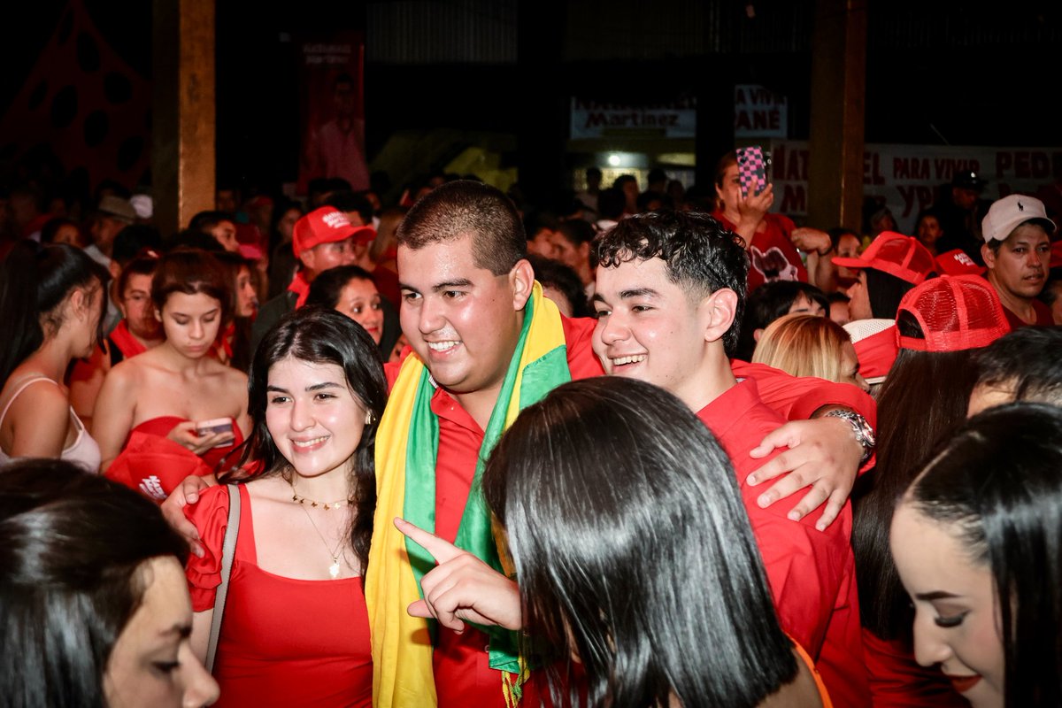 orlandogodoy93's tweet photo. #Ypane Ante más de 2.500 personas, @NataMartinezPy  oficializó su candidatura a la intendencia por el movimiento Honor Colorado, en un acto enfocado en el llamado a la unidad del partido. https://t.co/AY3nZDOKEC