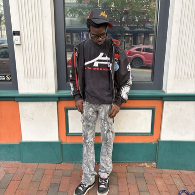 Notyaaverage__'s tweet image. #NotYaAverageLay