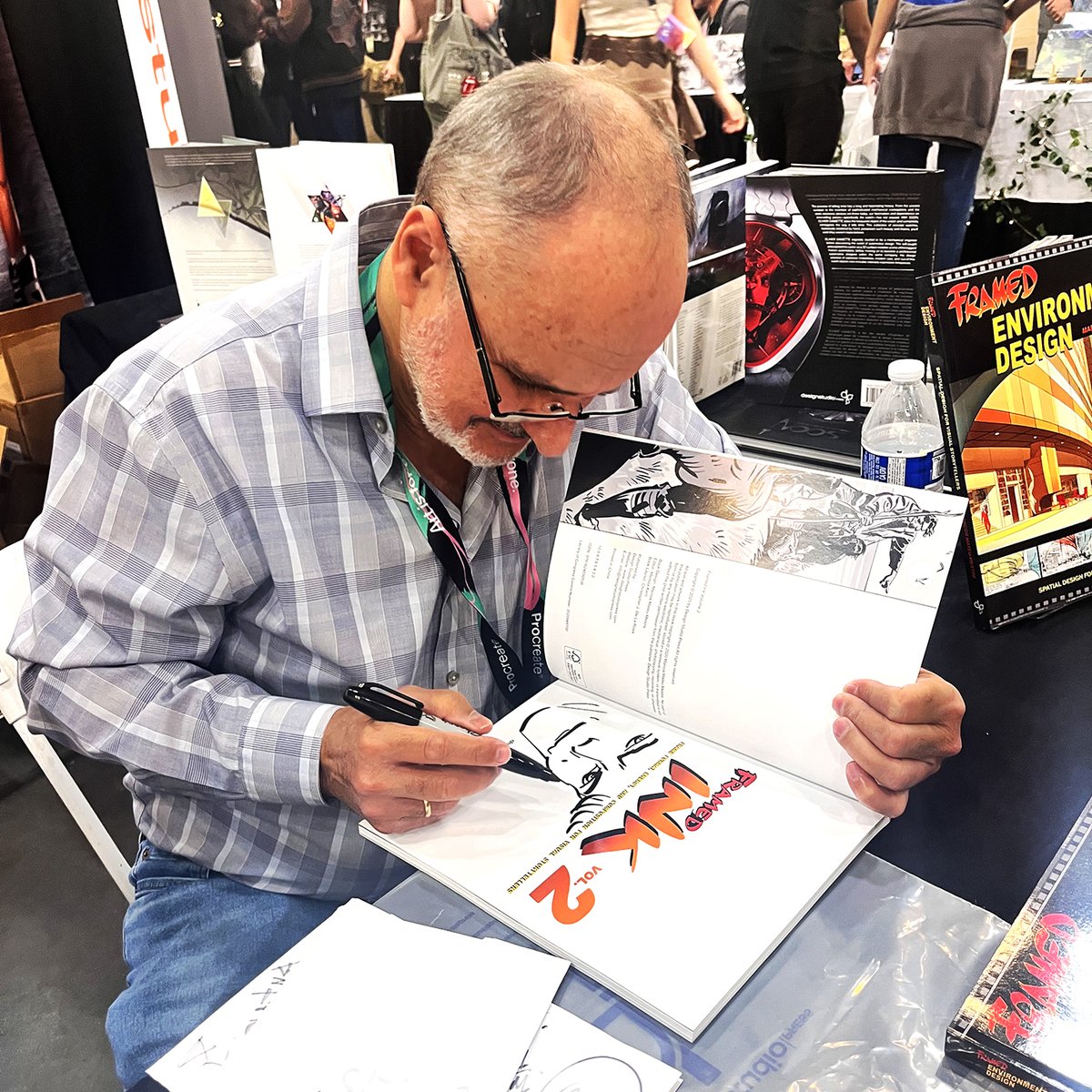 marcosmateum's tweet image. Great time at @lightboxexpo yesterday! Signing books, chatting about art and other things in wonderful company. Thank you to everyone who attended and dropped by @designstudiopress booth, It really was a pleasure meeting and talking to you all! #lightbox #marcosmateumestre