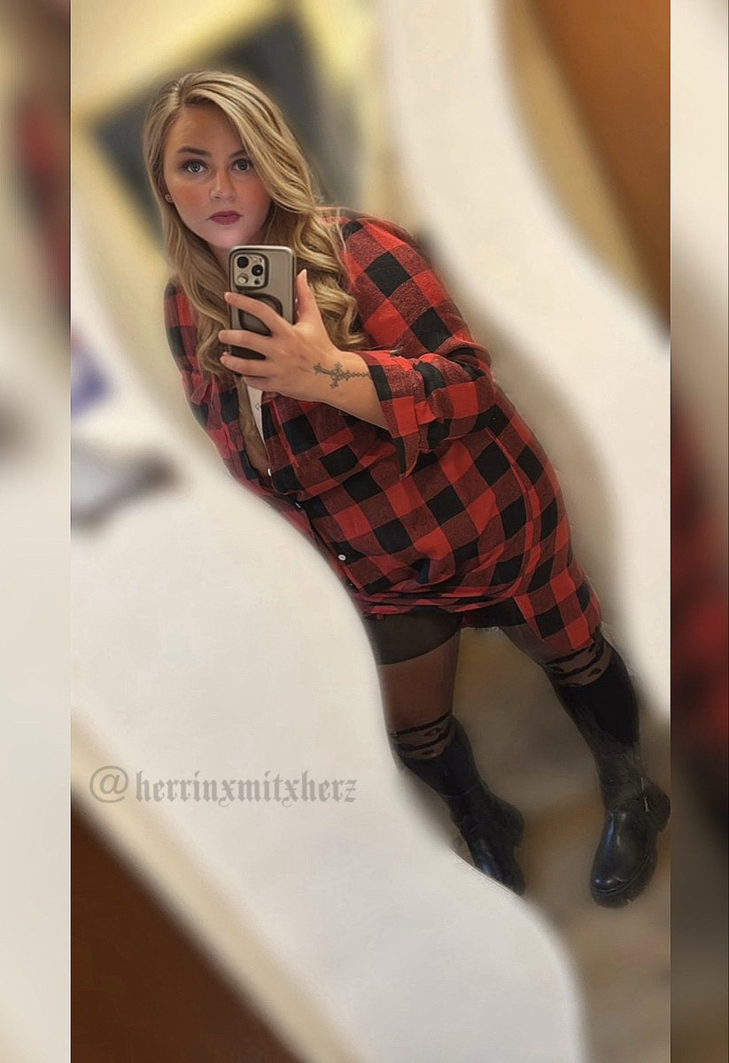 Zwischen dir und der Pleite steh nur ich.

In Karos und Stiefeln. 💋💸

#findom