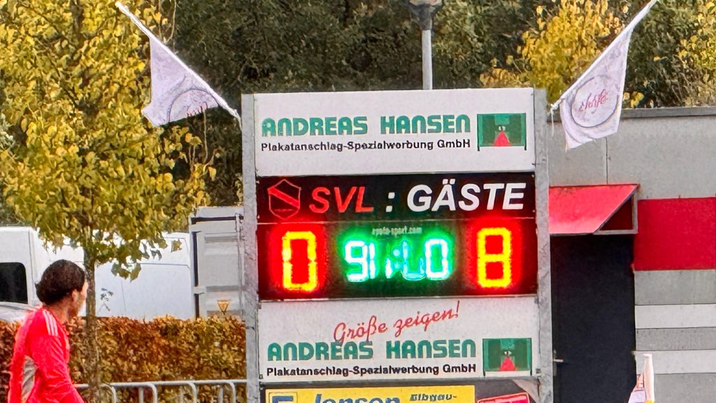 rollenderhsvfan's tweet photo. Oberliga Hamburg: FK Nikola Tesla Hamburg gegen ETSV Hamburg (0:8)
#Fussball #fussballspiel #fotos #bilder #groundhopper #groundhopperapp #futbology #rautenfranz #rollenderhsvfan #oberliga #oberligahamburg #hamburg #etsv #etsvhamburg #nikolatesla #fknikolatesla https://t.co/IhDz5xfnyJ