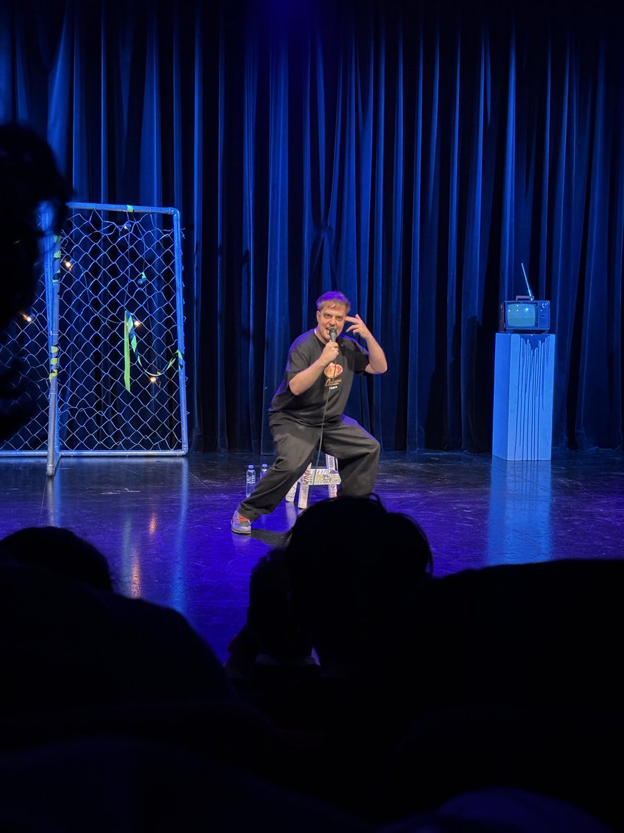 ag_villa's tweet photo. @sergiodelucca @quierostandup Risas aseguradas siempre @lucaslauriente 👏👏👏 https://t.co/GqhR2Y0vA7